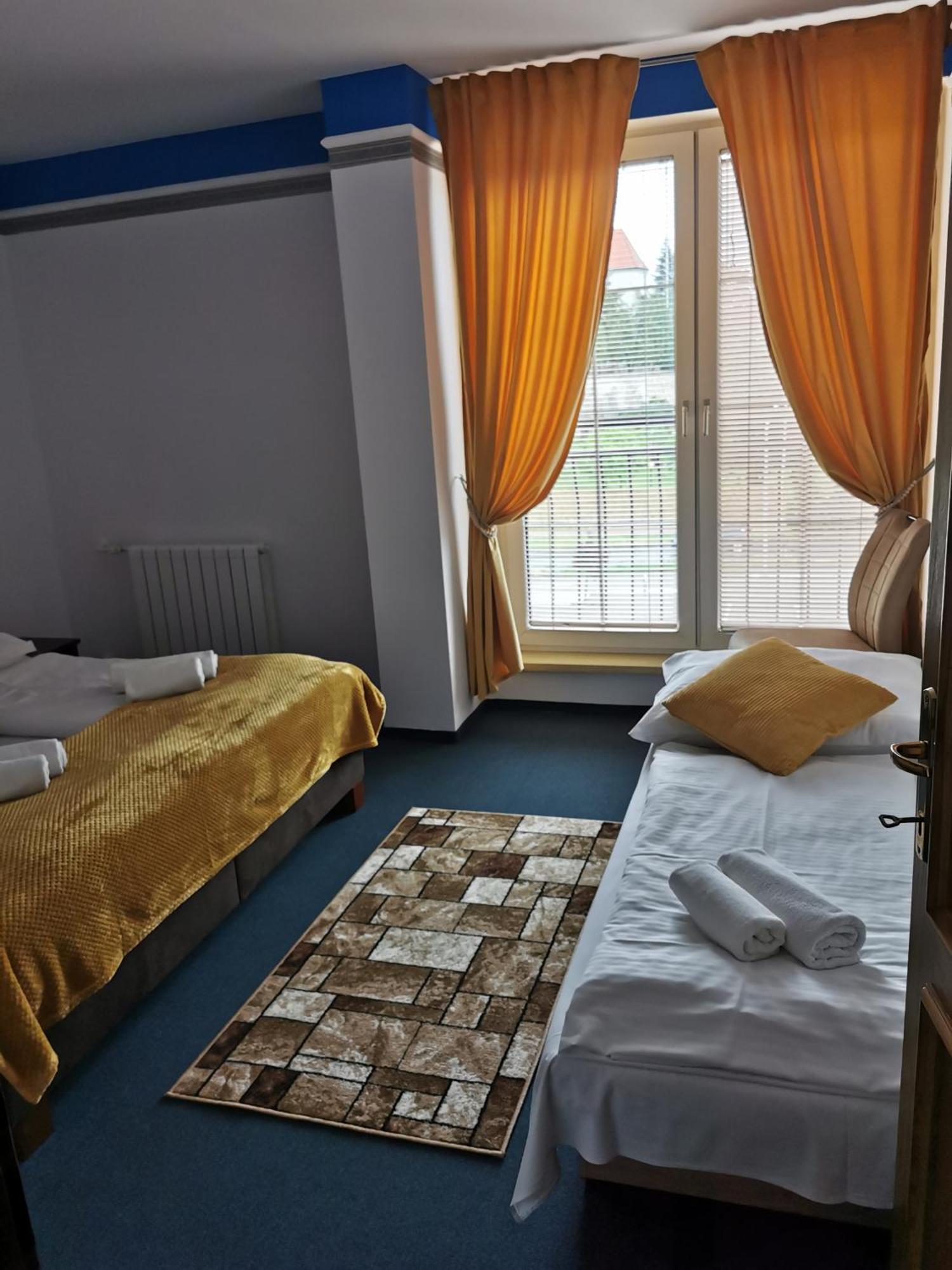 Hotel Diana Nove Mesto nad Vahom Phòng bức ảnh