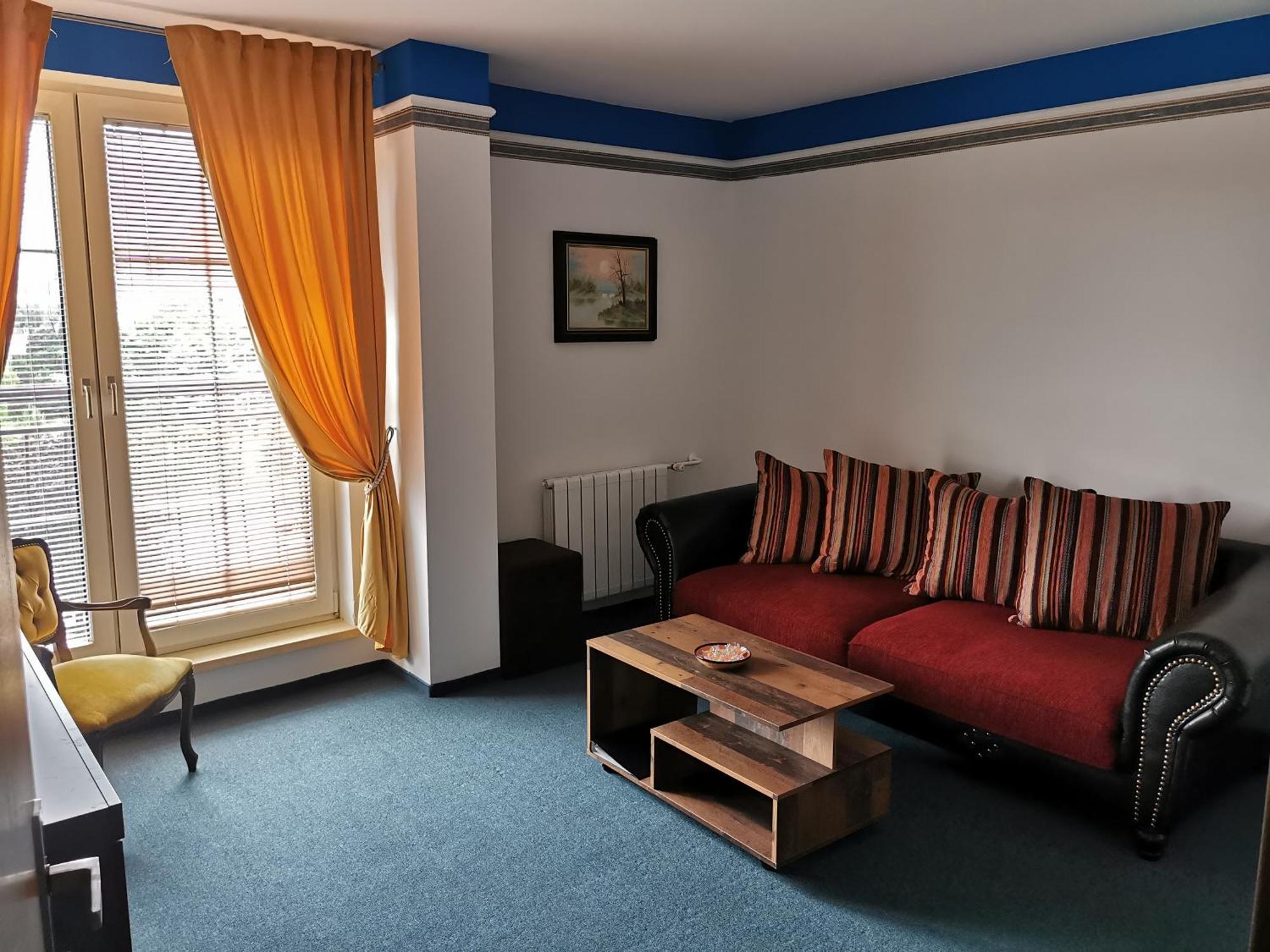 Hotel Diana Nove Mesto nad Vahom Phòng bức ảnh