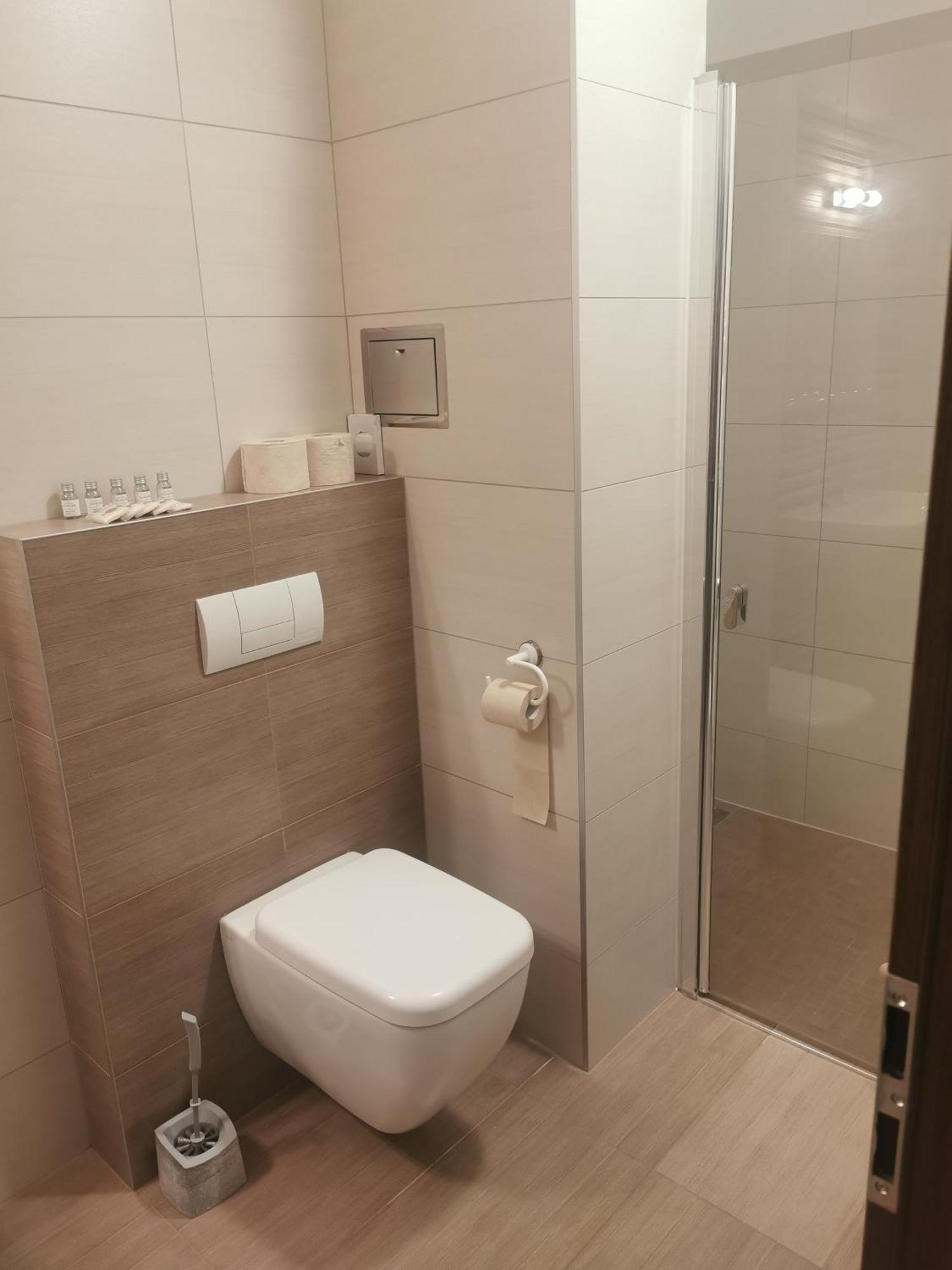 Hotel Diana Nove Mesto nad Vahom Ngoại thất bức ảnh