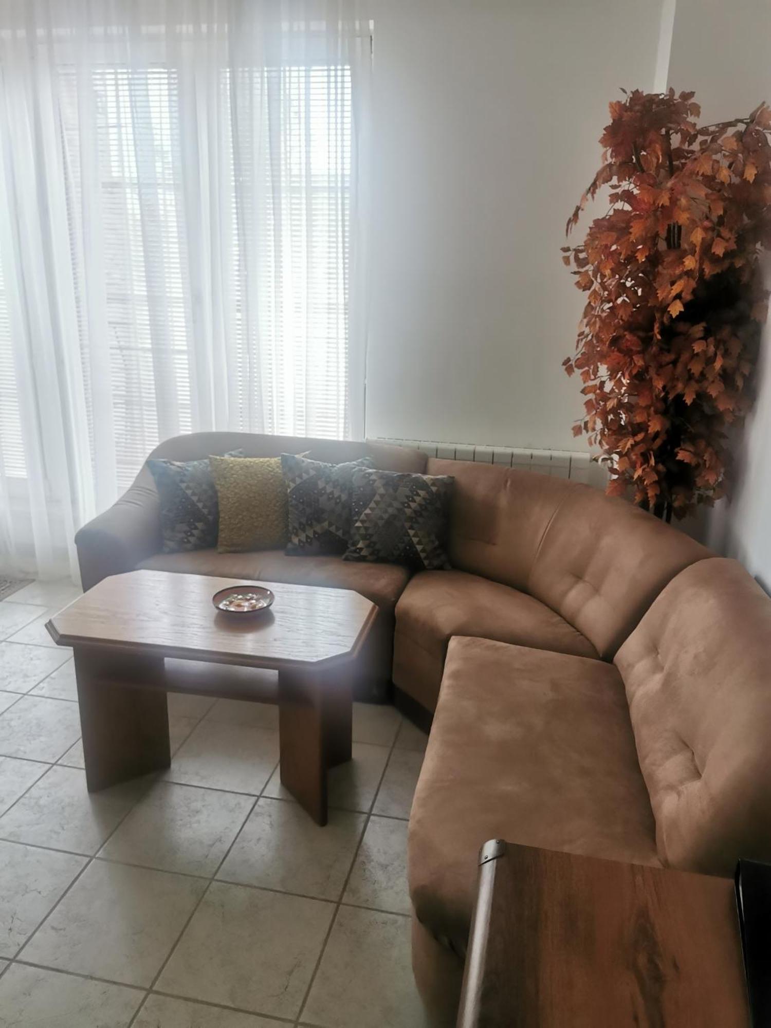 Hotel Diana Nove Mesto nad Vahom Ngoại thất bức ảnh